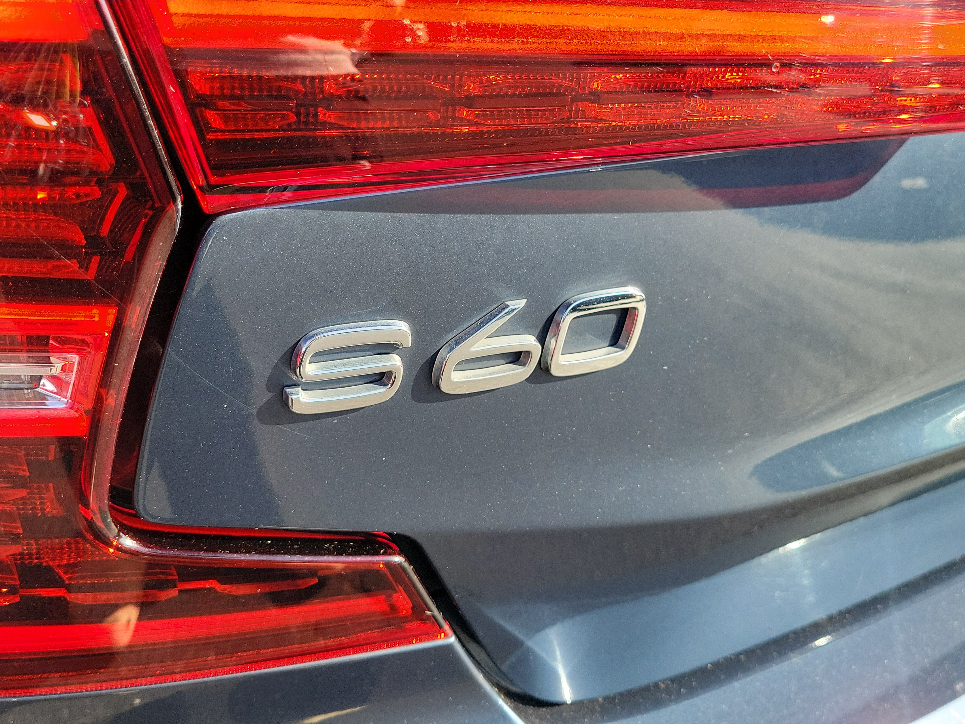 Used 2019 Volvo S60 T5 Momentum w/ Premium Package FWD image 6