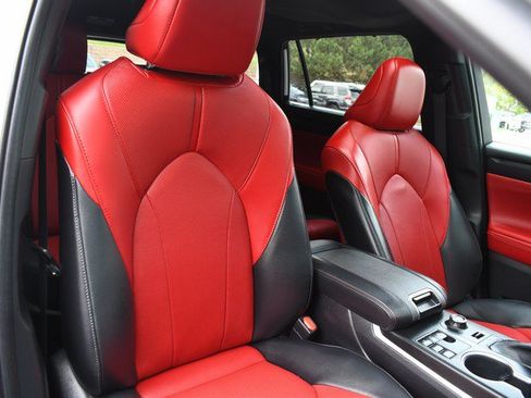 Used 2023 Toyota Highlander XSE AWD/4WD image 27