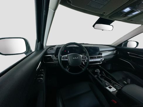 Used 2025 Kia Telluride S FWD image 18