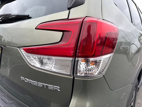 Used 2020 Subaru Forester Premium AWD/4WD image 13