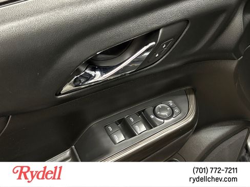 Used 2017 GMC Acadia SLT AWD/4WD image 11