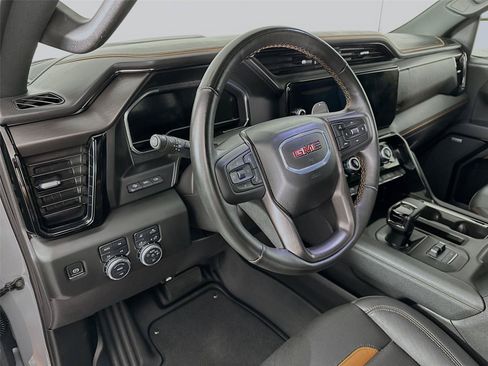 Used 2025 GMC Sierra 1500 AT4 w/ Technology Package AWD/4WD image 25