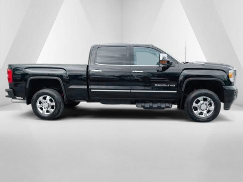 Used 2018 GMC Sierra 3500 Denali w/ Duramax Plus Package AWD/4WD image 8