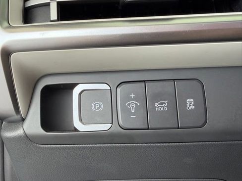 Used 2025 Hyundai Santa Fe SEL FWD image 14