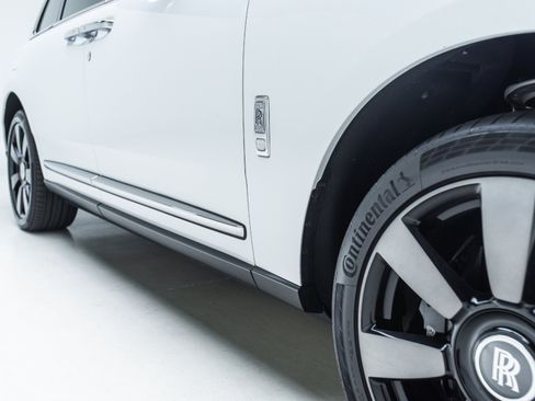 Used 2019 Rolls-Royce Cullinan AWD/4WD image 42