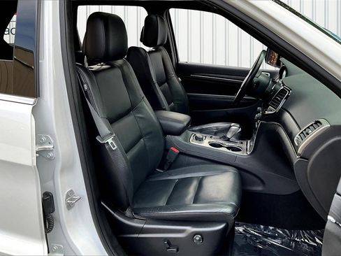 Used 2021 Jeep Grand Cherokee Limited image 29