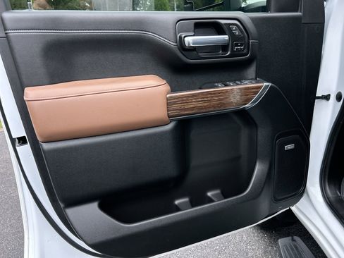 Used 2021 Chevrolet Silverado 2500 High Country w/ Z71 Off-Road Package image 14