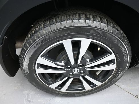 Used 2018 Nissan Kicks SV image 12