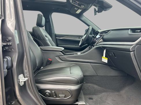 Certified 2025 Jeep Grand Cherokee Limited AWD/4WD image 19