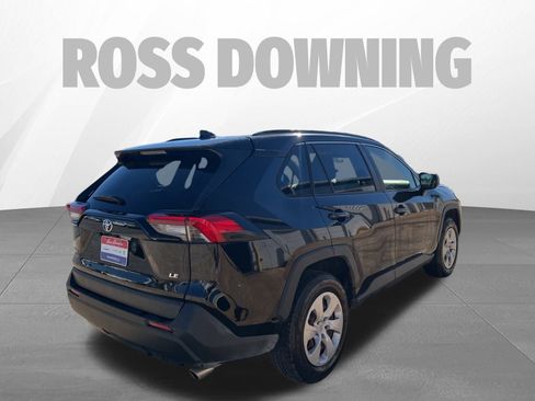 Used 2019 Toyota RAV4 LE image 4