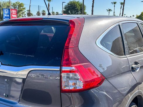 Used 2016 Honda CR-V SE image 8