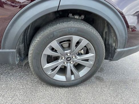 Used 2022 Ford Explorer XLT w/ Equipment Group 202A AWD/4WD image 12