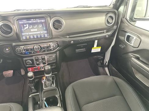 Used 2023 Jeep Wrangler Unlimited Rubicon 4xe w/ Cold Weather Group AWD/4WD image 27
