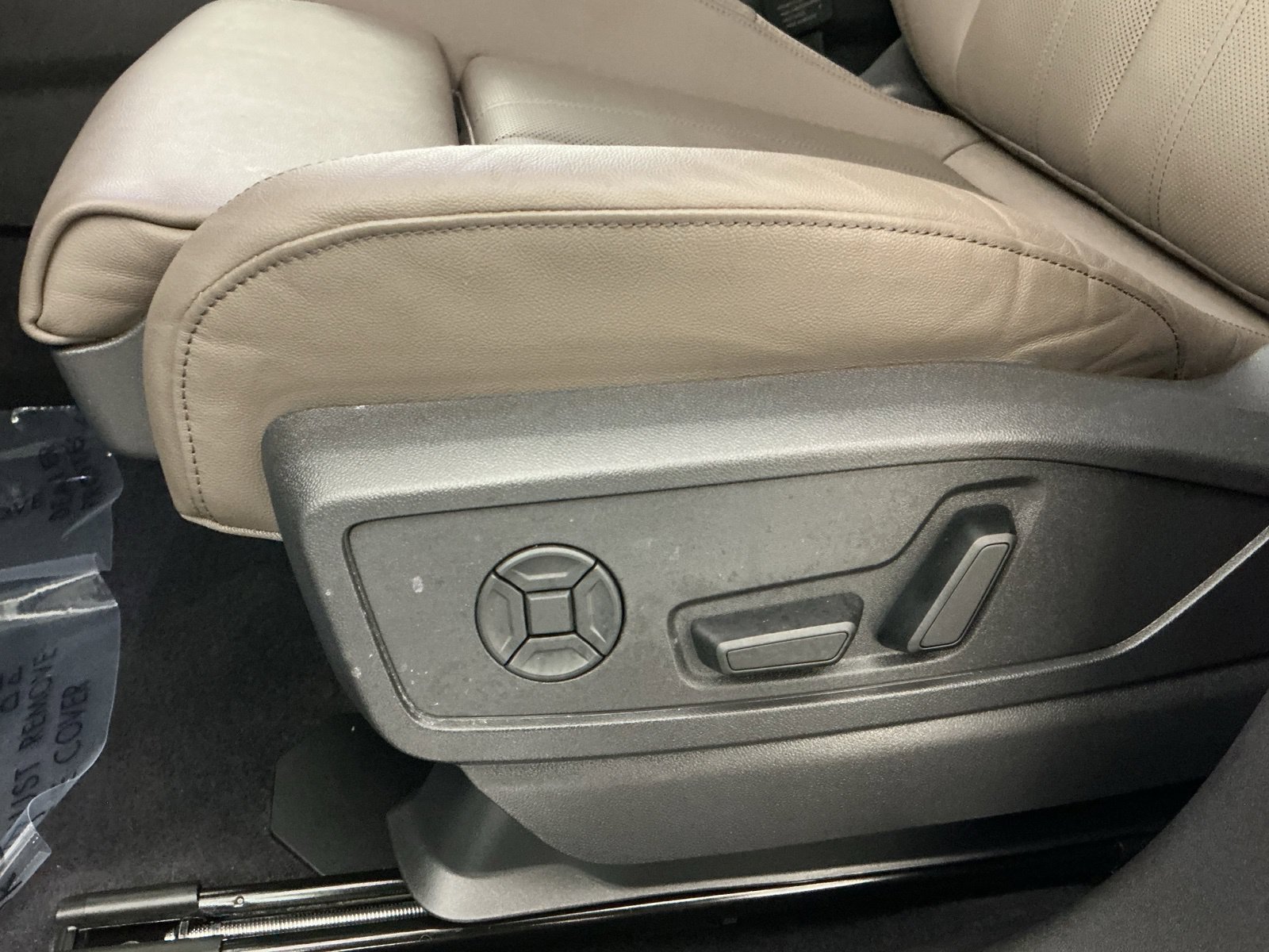 Used 2025 Audi Q5 Premium Plus w/ Premium Plus AWD/4WD image 13