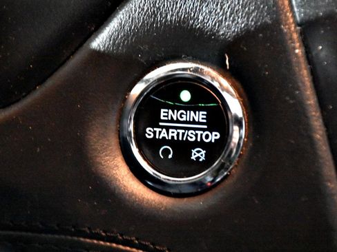 Used 2017 Ford Explorer Platinum image 16