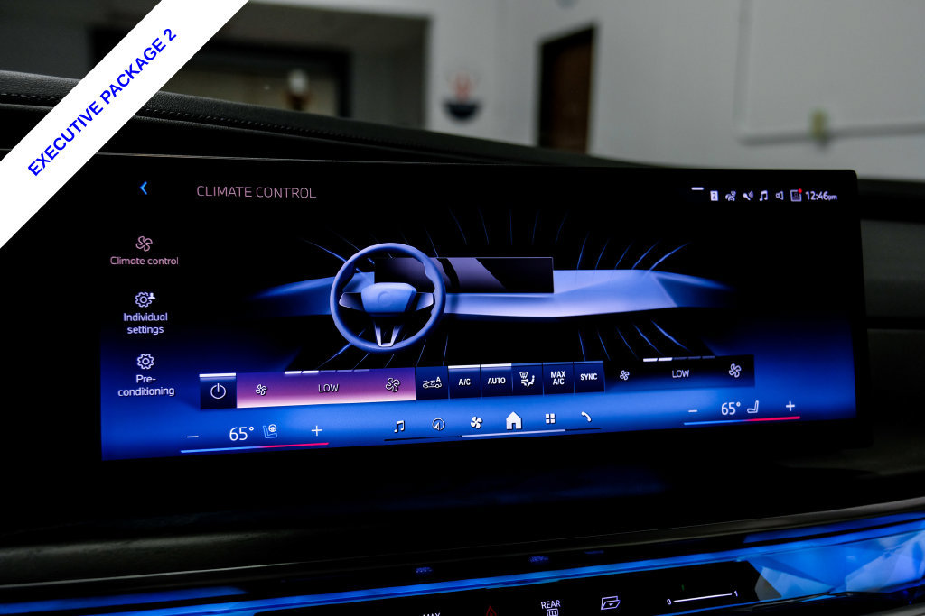 Used 2023 BMW i7 xDrive60 AWD/4WD image 37