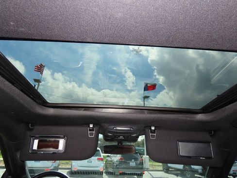 Used 2023 Ford Expedition Limited image 24