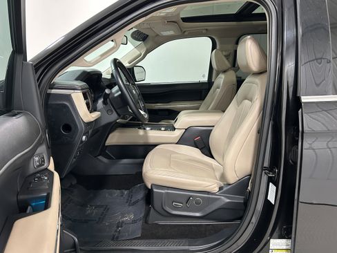 Used 2022 Ford Expedition Max Limited AWD/4WD image 4