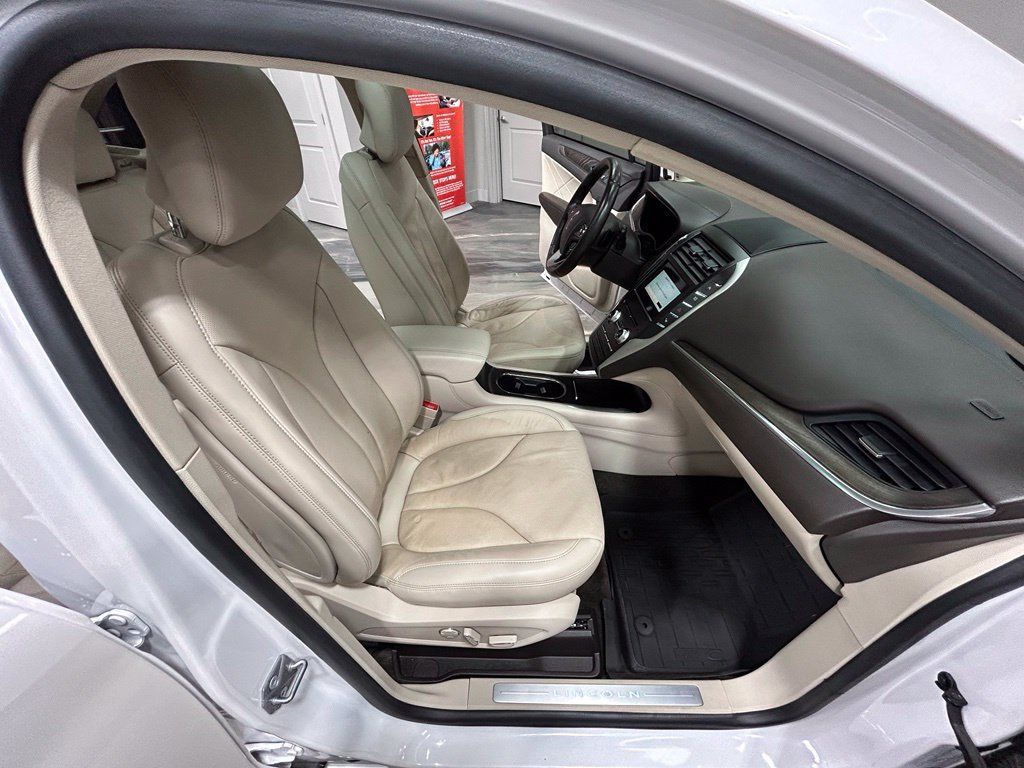 Used 2018 Lincoln MKC Reserve FWD image 38