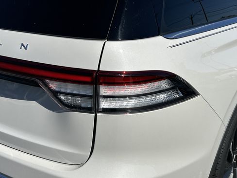 Used 2025 Lincoln Aviator Reserve w/ Illumination Package image 13
