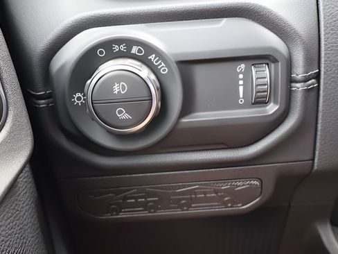 New 2026 Jeep Gladiator Sport AWD/4WD image 17