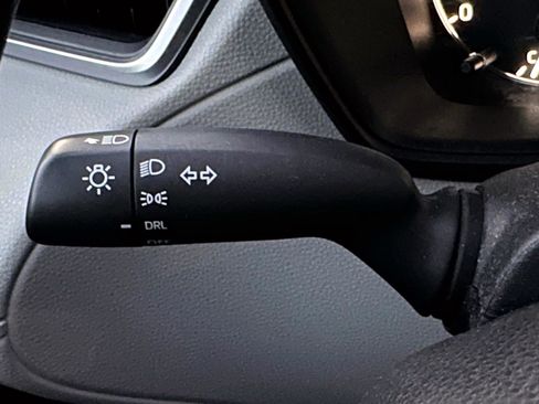 Used 2023 Toyota Corolla Cross L image 25