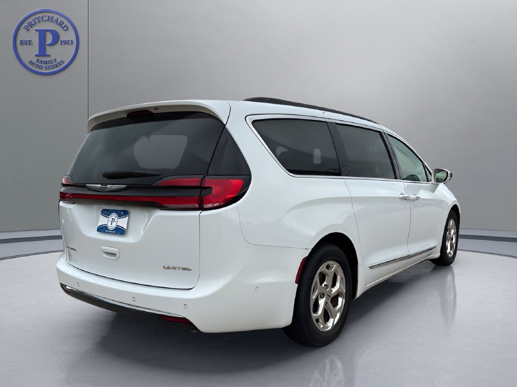 Used 2022 Chrysler Pacifica Limited FWD image 7