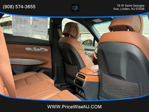 Used 2022 Genesis GV70 2.5T w/ Advanced Package image 26