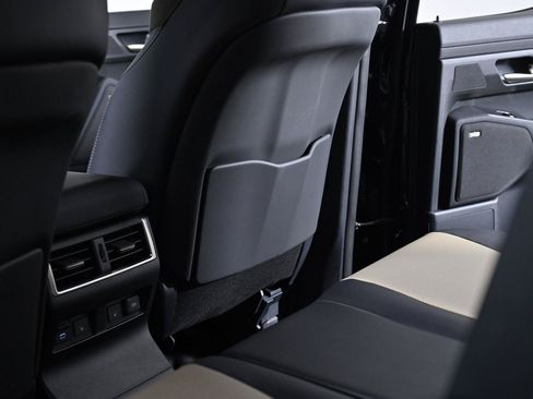 Used 2024 Lexus GX 550 AWD/4WD image 32