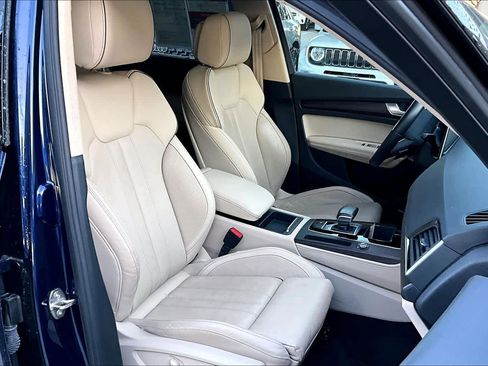 Used 2022 Audi Q5 2.0T Prestige w/ Prestige Package image 8
