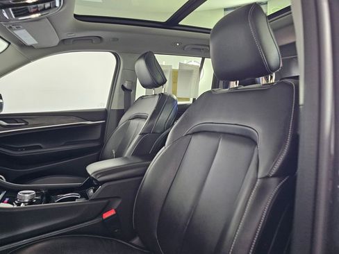 Used 2022 Jeep Grand Cherokee Limited image 25