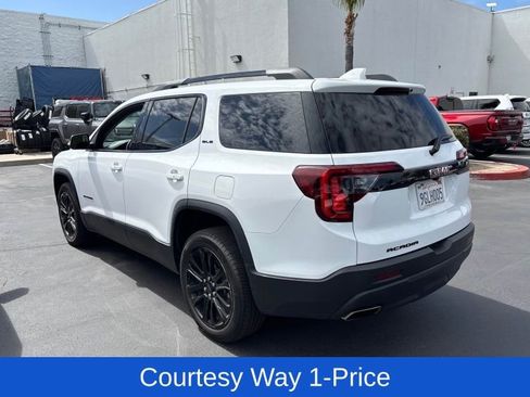 Used 2023 GMC Acadia SLE w/ Elevation Edition FWD image 4