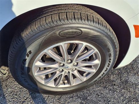 Used 2024 Buick Enclave Premium image 46