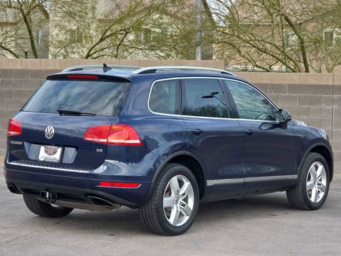 Used 2014 Volkswagen Touareg Lux image 9