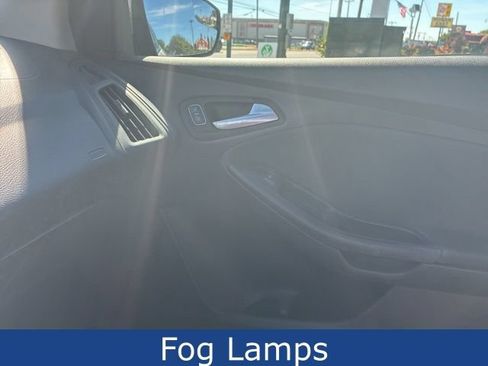 Used 2016 Ford Focus SE FWD image 12