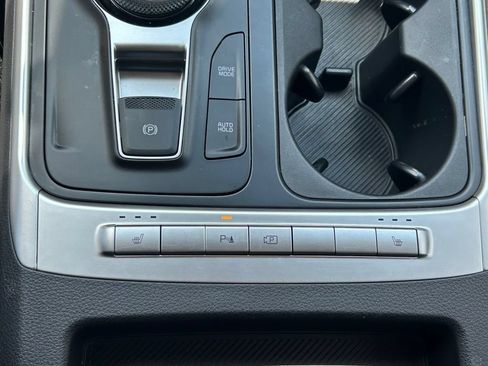 Used 2025 Kia Carnival LXS FWD image 30