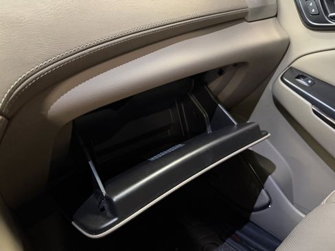 Used 2018 GMC Yukon SLT w/ Premium Edition image 23