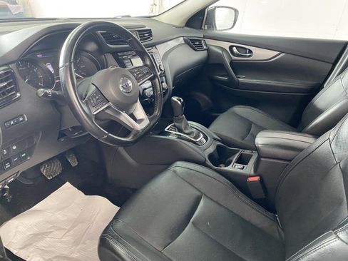 Used 2020 Nissan Rogue Sport SL image 18