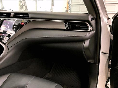 Used 2019 Toyota Camry SE image 15