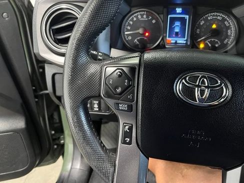 Used 2021 Toyota Tacoma TRD Off-Road w/ Technology Package AWD/4WD image 25