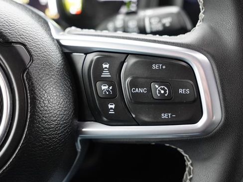 Certified 2025 Jeep Wrangler Unlimited Sahara w/ Safety Group image 33