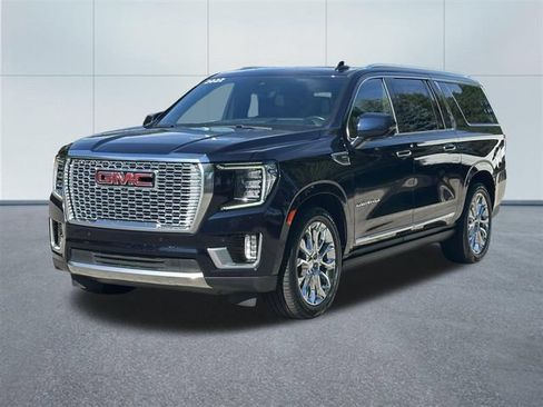 Used 2022 GMC Yukon XL Denali w/ Denali Premium Package AWD/4WD image 10