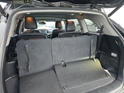 Used 2017 Toyota Highlander Limited image 16