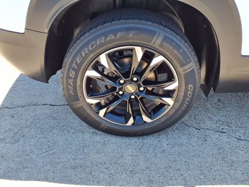 Used 2023 Chevrolet TrailBlazer LT FWD image 29