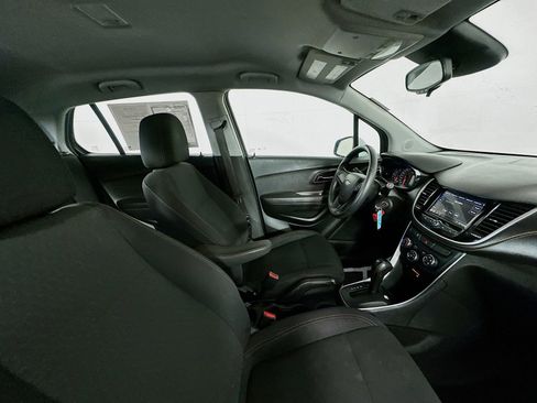 Used 2019 Chevrolet Trax LS w/ LPO, Cargo Package FWD image 27