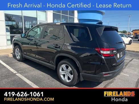 Used 2023 Honda Pilot LX image 3