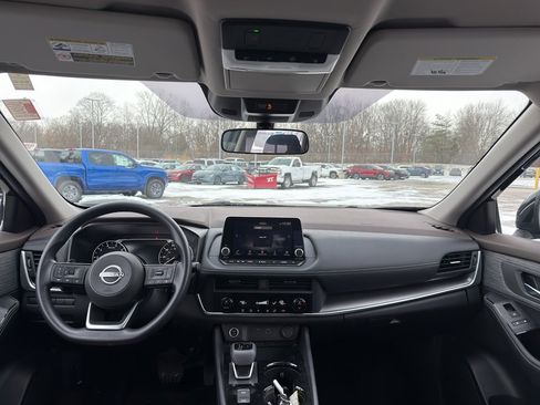 Certified 2023 Nissan Rogue SV image 27