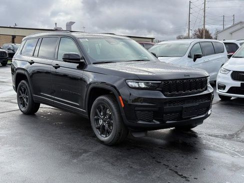 New 2025 Jeep Grand Cherokee L Altitude image 2