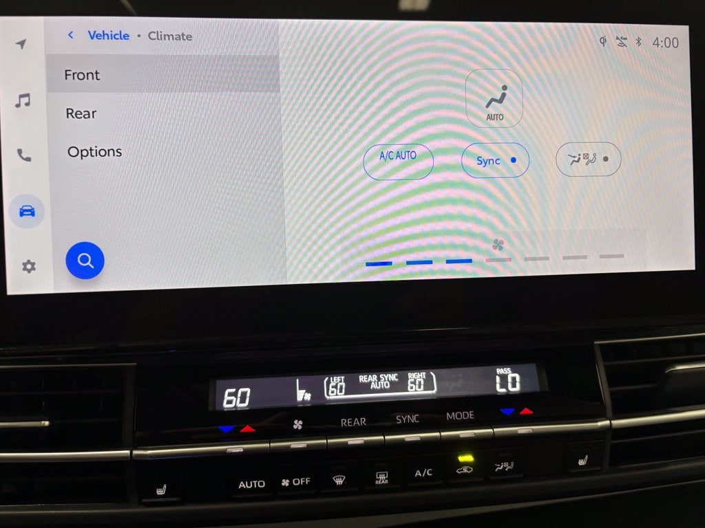 Used 2026 Toyota Sienna XLE FWD image 31