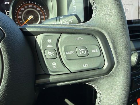 New 2025 Jeep Gladiator Sport image 16